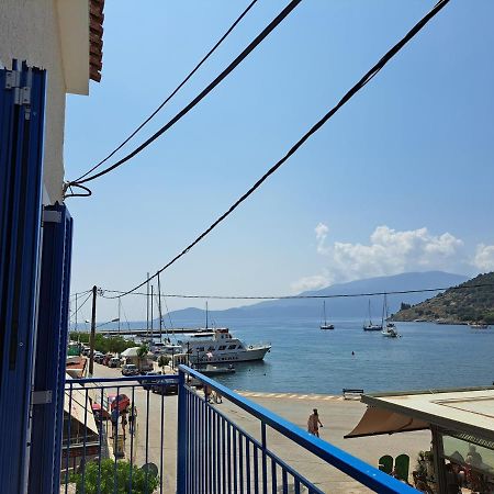 Blue Moon Apartment Agia Efimia Esterno foto