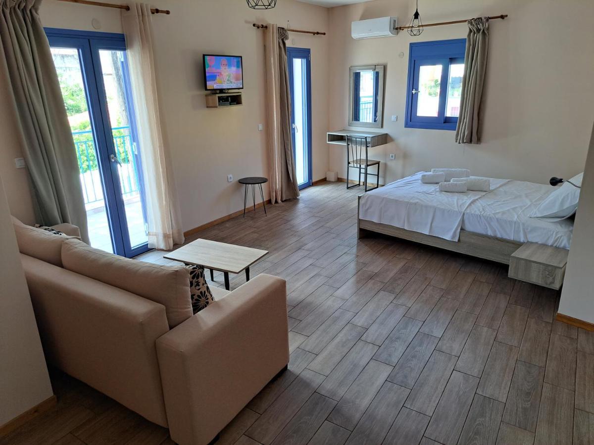 Blue Moon Apartment Agia Efimia Esterno foto