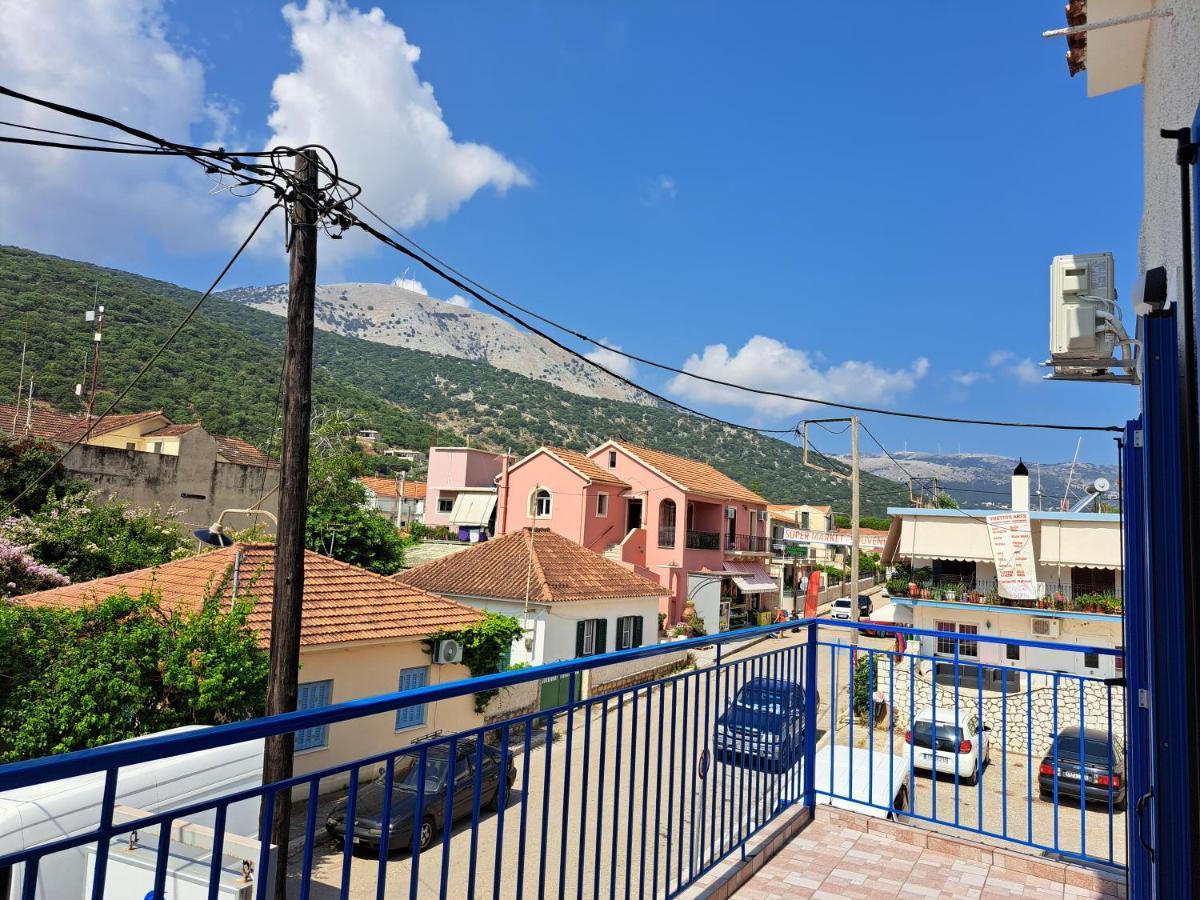 Blue Moon Apartment Agia Efimia Esterno foto