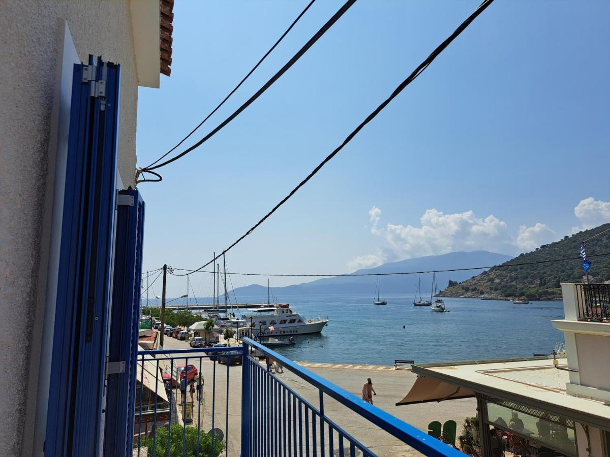 Blue Moon Apartment Agia Efimia Esterno foto